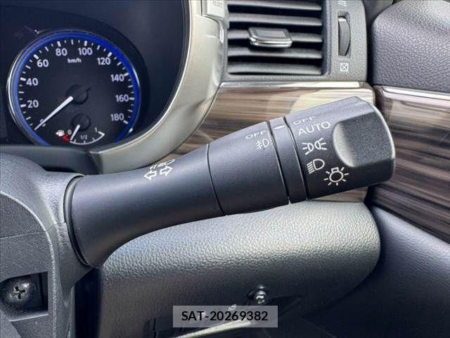 Nissan ELGRAND 2018-05 8314317-29