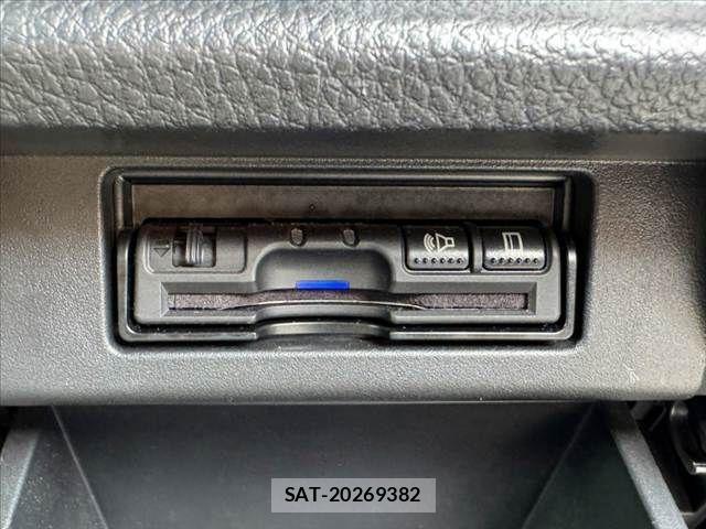 Nissan ELGRAND 2018-05 8314317-4