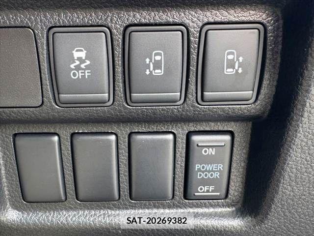 Nissan ELGRAND 2018-05 8314317-5