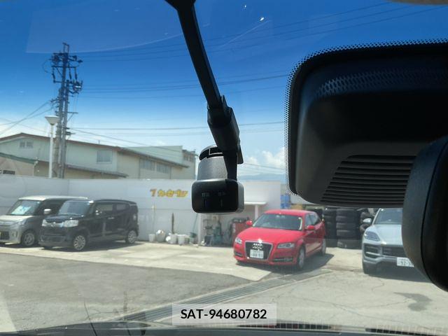 Nissan ELGRAND 2022-03 8314313-24