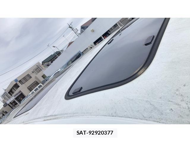 Nissan ELGRAND 2005-03 8314323-9