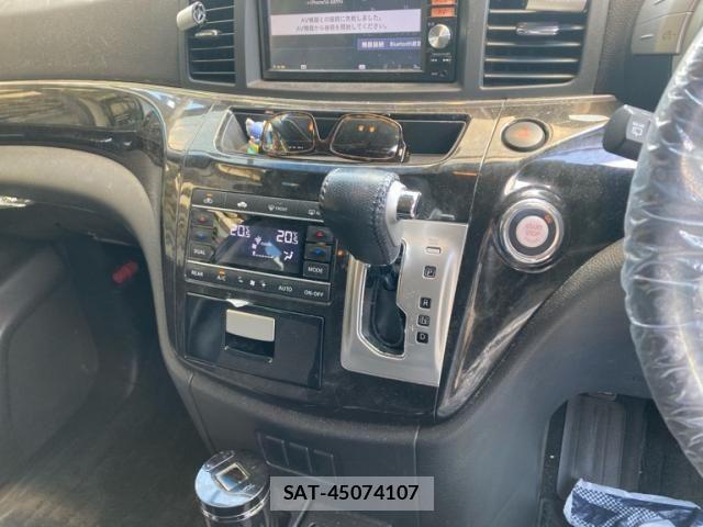 Nissan ELGRAND 2013-10 8314320-15