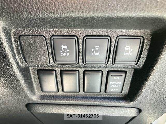 Nissan ELGRAND 2015-02 8314318-11