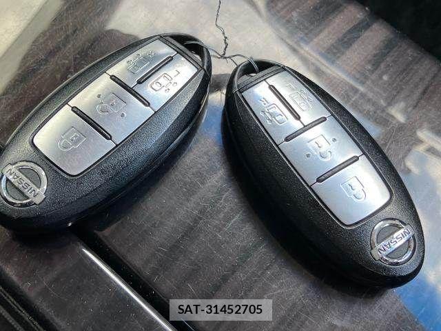 Nissan ELGRAND 2015-02 8314318-19
