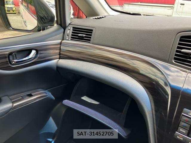 Nissan ELGRAND 2015-02 8314318-27