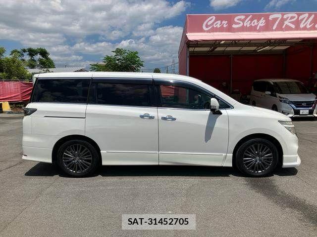 Nissan ELGRAND 2015-02 8314318-3