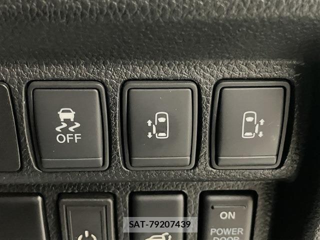 Nissan ELGRAND 2016-06 8314314-17