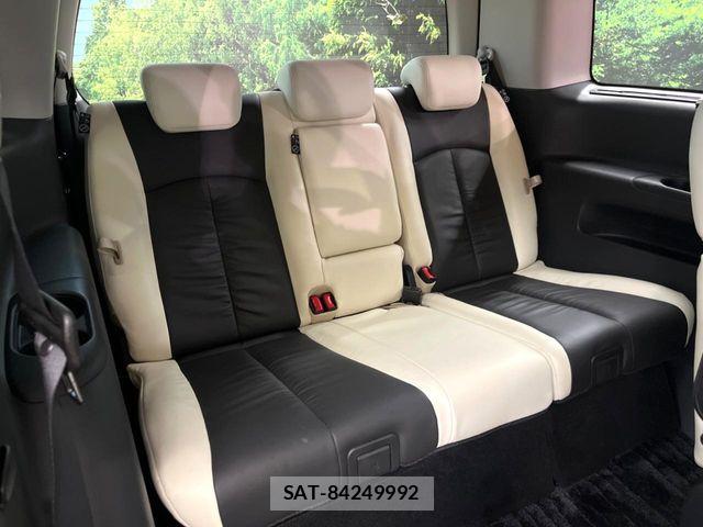Nissan ELGRAND 2017-02 8335714-10