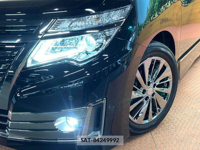 Nissan ELGRAND 2017-02 8335714-11