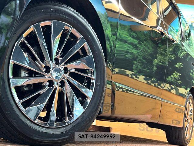 Nissan ELGRAND 2017-02 8335714-12