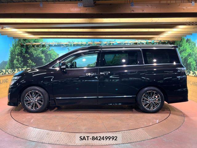 Nissan ELGRAND 2017-02 8335714-16