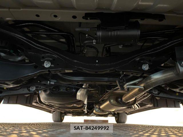 Nissan ELGRAND 2017-02 8335714-18