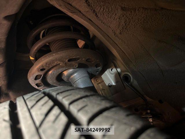 Nissan ELGRAND 2017-02 8335714-19