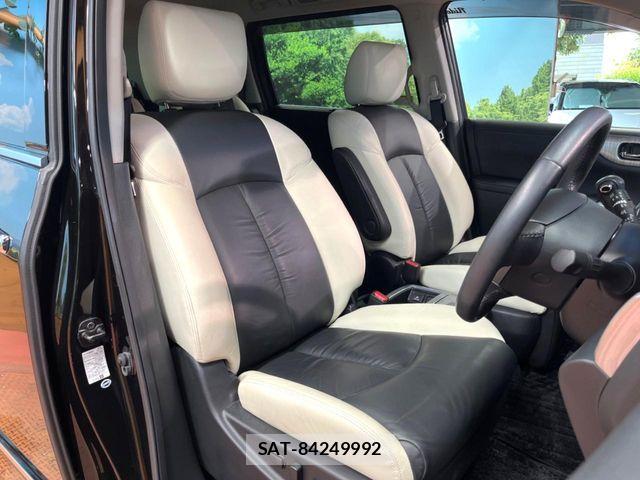 Nissan ELGRAND 2017-02 8335714-8