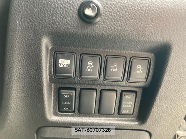 Nissan ELGRAND 2012-03 8335724-17