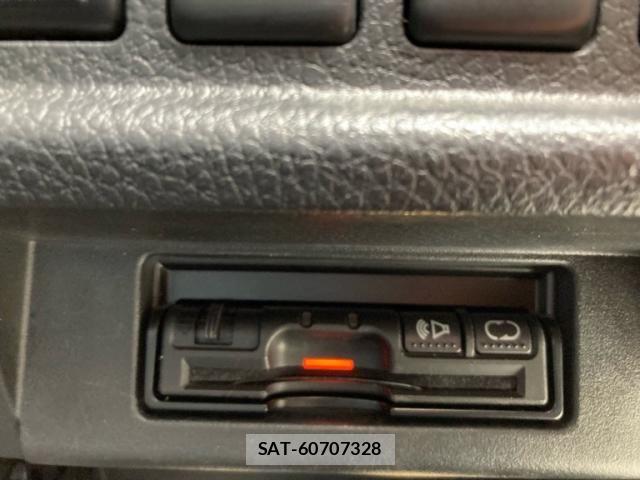 Nissan ELGRAND 2012-03 8335724-18