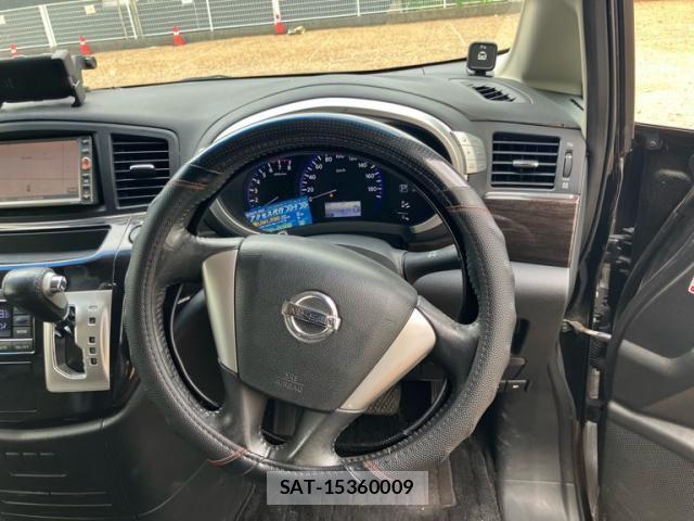 Nissan ELGRAND 2010-08 8335726-12