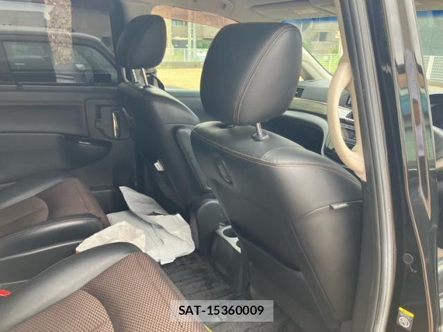 Nissan ELGRAND 2010-08 8335726-17