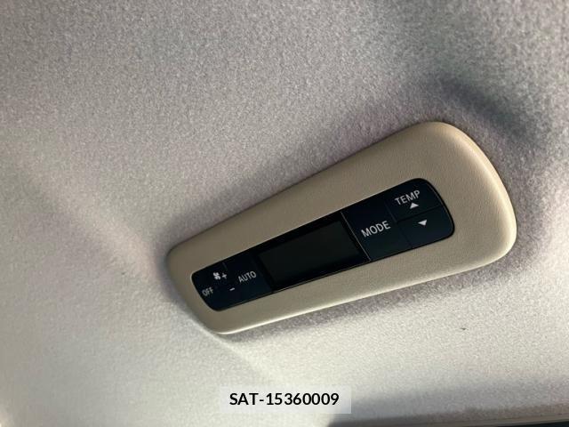 Nissan ELGRAND 2010-08 8335726-19