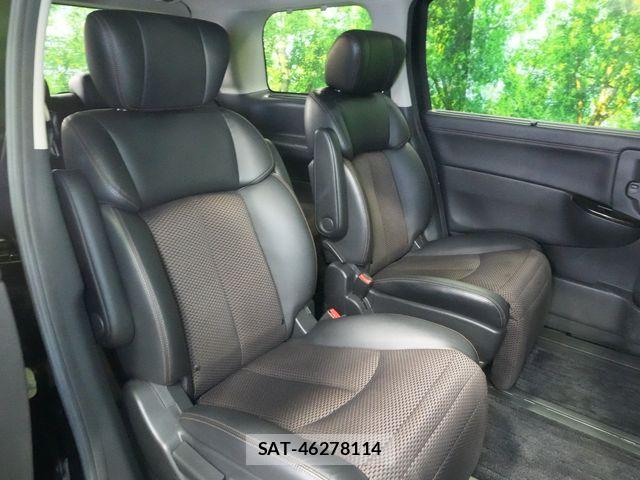 Nissan ELGRAND 2013-01 8335723-25