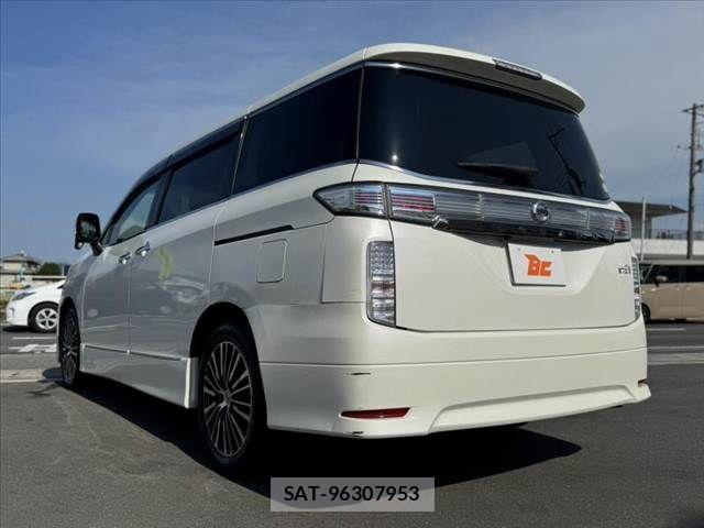 Nissan ELGRAND 2016-07 8335720-12