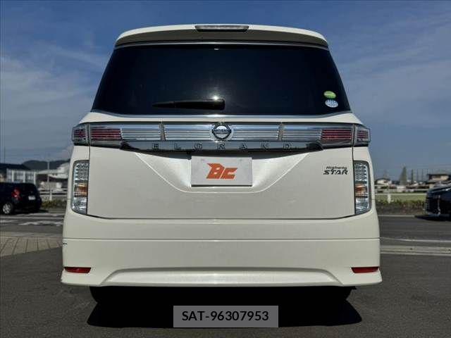 Nissan ELGRAND 2016-07 8335720-13