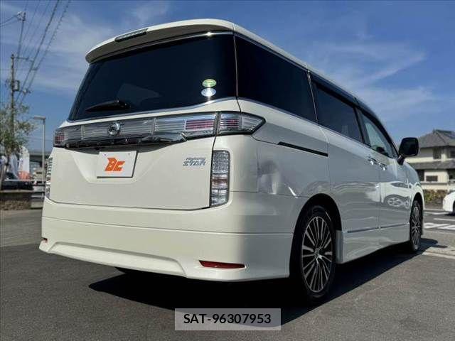 Nissan ELGRAND 2016-07 8335720-14