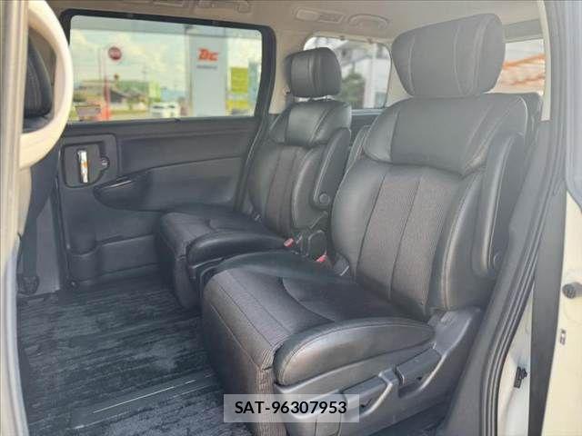 Nissan ELGRAND 2016-07 8335720-17
