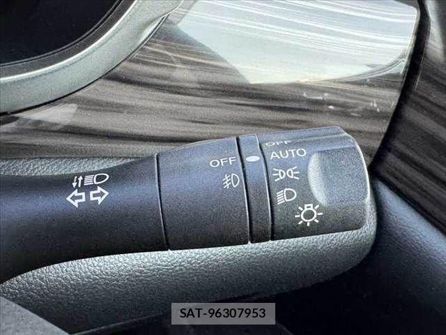 Nissan ELGRAND 2016-07 8335720-24