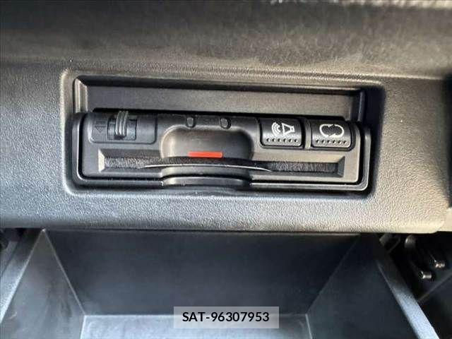 Nissan ELGRAND 2016-07 8335720-28