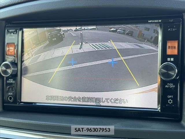 Nissan ELGRAND 2016-07 8335720-3
