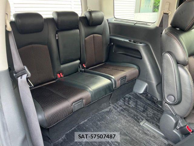Nissan ELGRAND 2017-08 8335717-11