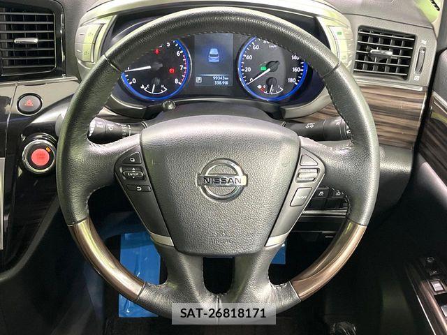 Nissan ELGRAND 2015-09 8335721-11