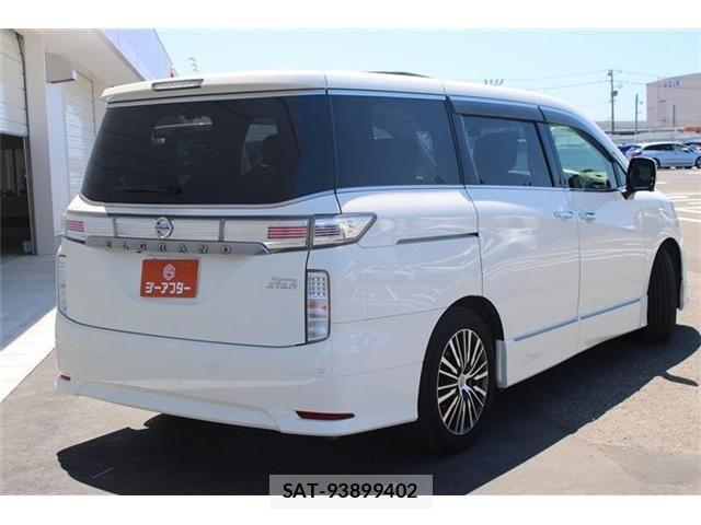 Nissan ELGRAND 2014-08 8354396-13
