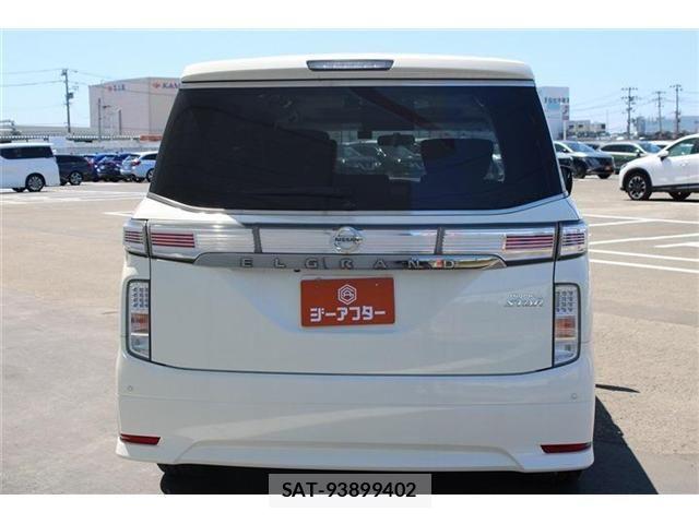 Nissan ELGRAND 2014-08 8354396-14