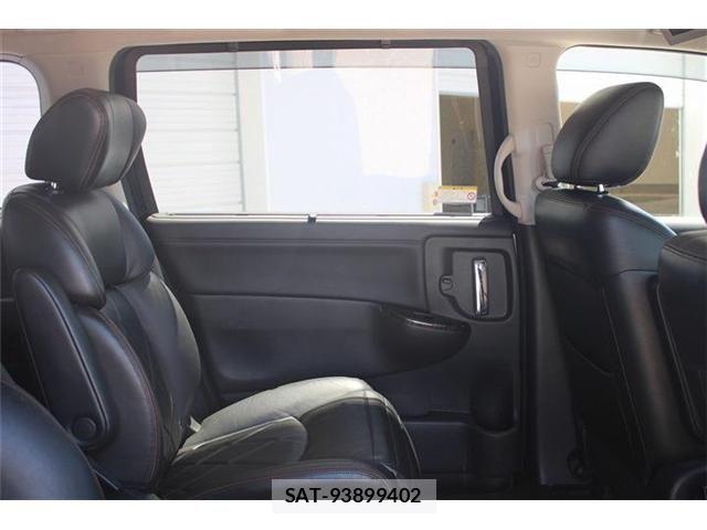 Nissan ELGRAND 2014-08 8354396-22