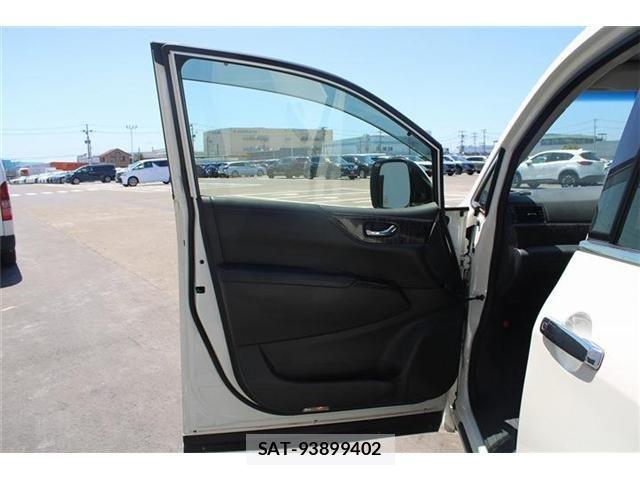 Nissan ELGRAND 2014-08 8354396-26