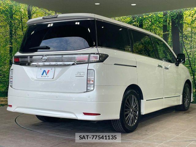 Nissan ELGRAND 2019-07 8354392-17