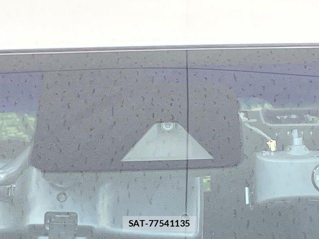 Nissan ELGRAND 2019-07 8354392-6
