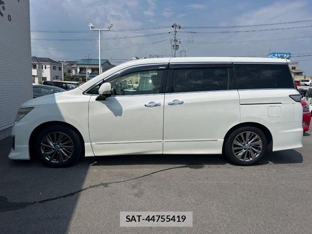 Nissan ELGRAND 2014-08 8354395-16