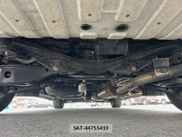 Nissan ELGRAND 2014-08 8354395-19