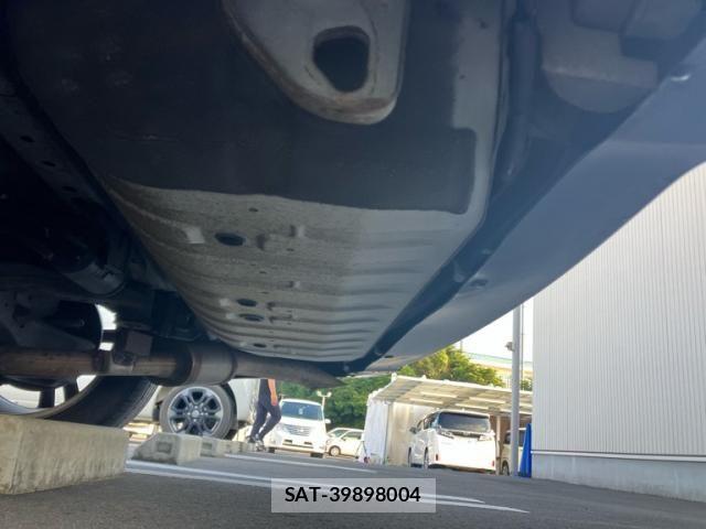 Nissan ELGRAND 2013-03 8354397-11