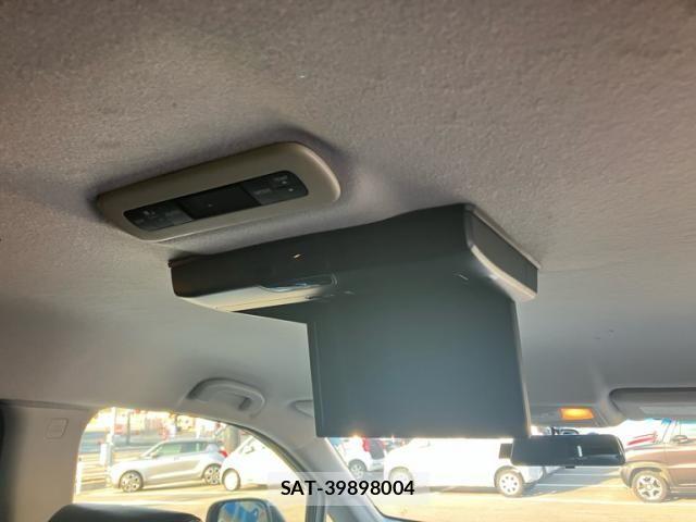 Nissan ELGRAND 2013-03 8354397-19