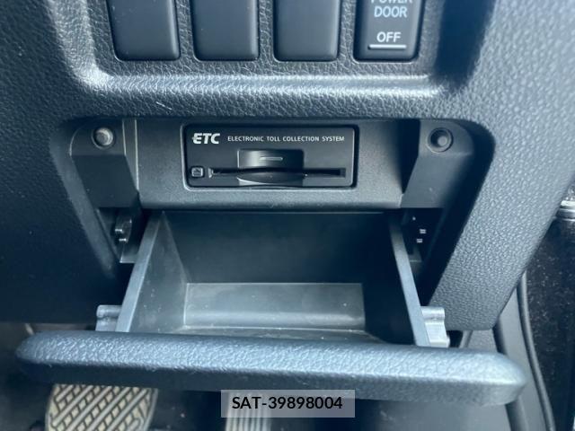 Nissan ELGRAND 2013-03 8354397-22