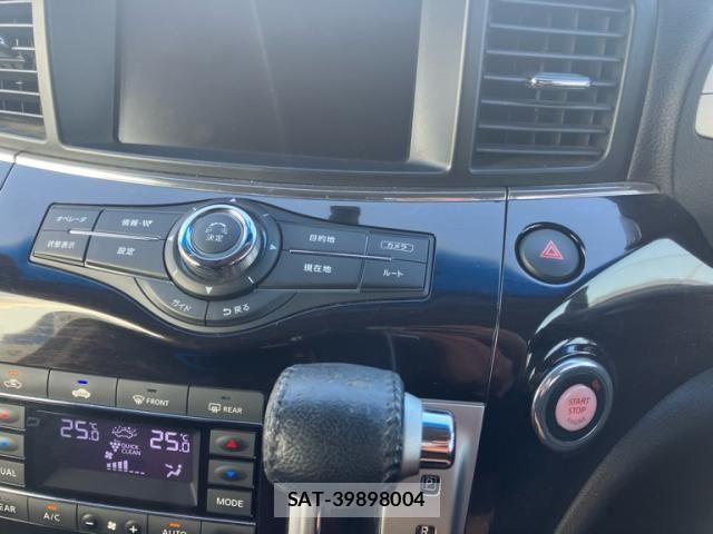 Nissan ELGRAND 2013-03 8354397-24