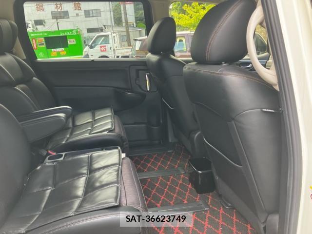 Nissan ELGRAND 2019-08 8365749-7