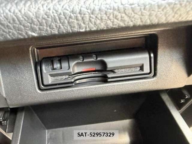 Nissan ELGRAND 2017-02 8365752-9