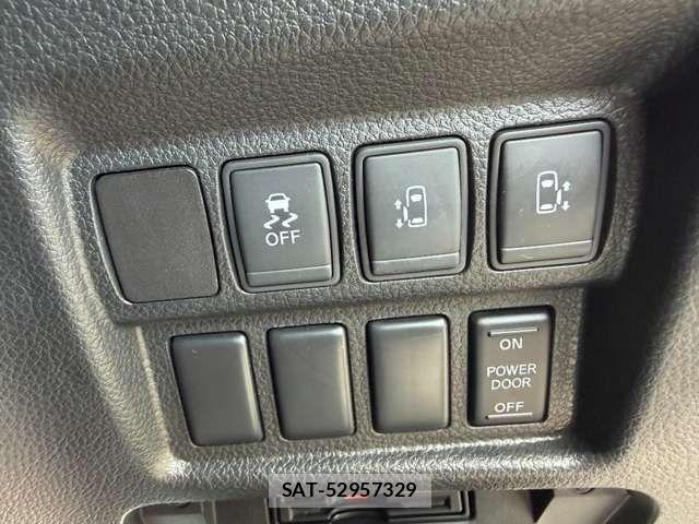Nissan ELGRAND 2017-02 8365752-11