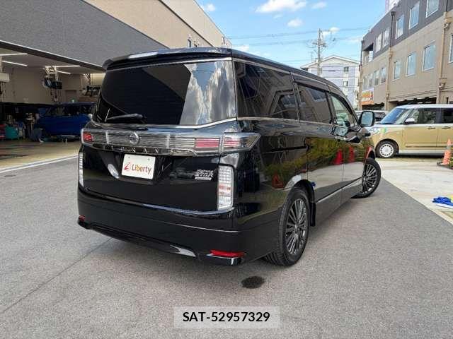 Nissan ELGRAND 2017-02 8365752-13
