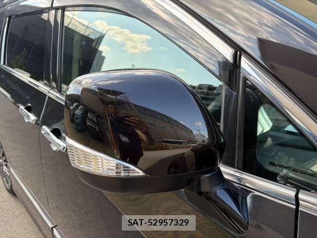 Nissan ELGRAND 2017-02 8365752-18